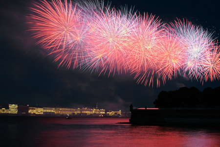 烟火 烟火 firework的名词复数  烟花 烟火表演 烟花表演