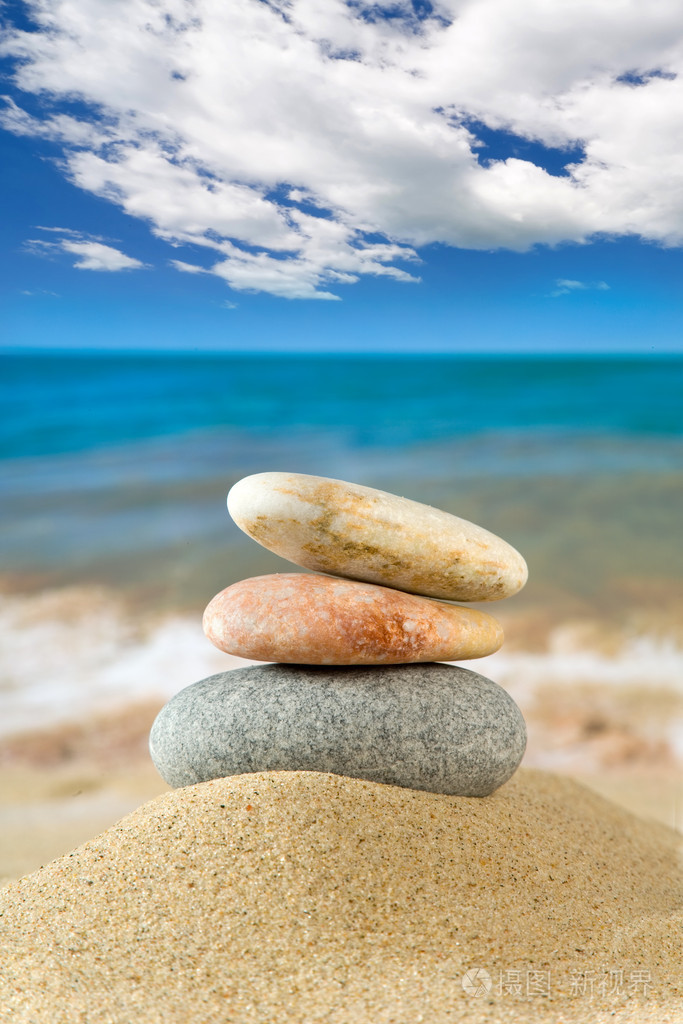 天空中有石头的风景