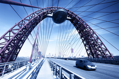 桥,桥梁 纽带 (舰船的)驾驶台,船桥 鼻梁照片