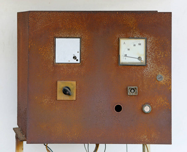 老和生锈的面板电气控制箱