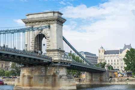 在匈牙利首都布达佩斯市多瑙河上的链桥