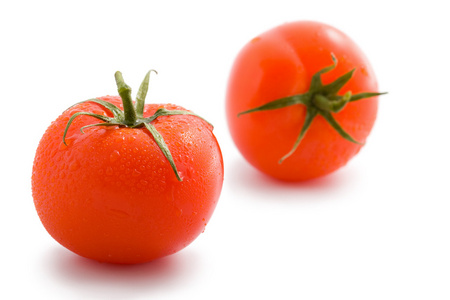 两个成熟番茄分离