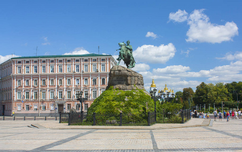 在基辅的伊尔波格丹  赫梅利尼茨基纪念碑