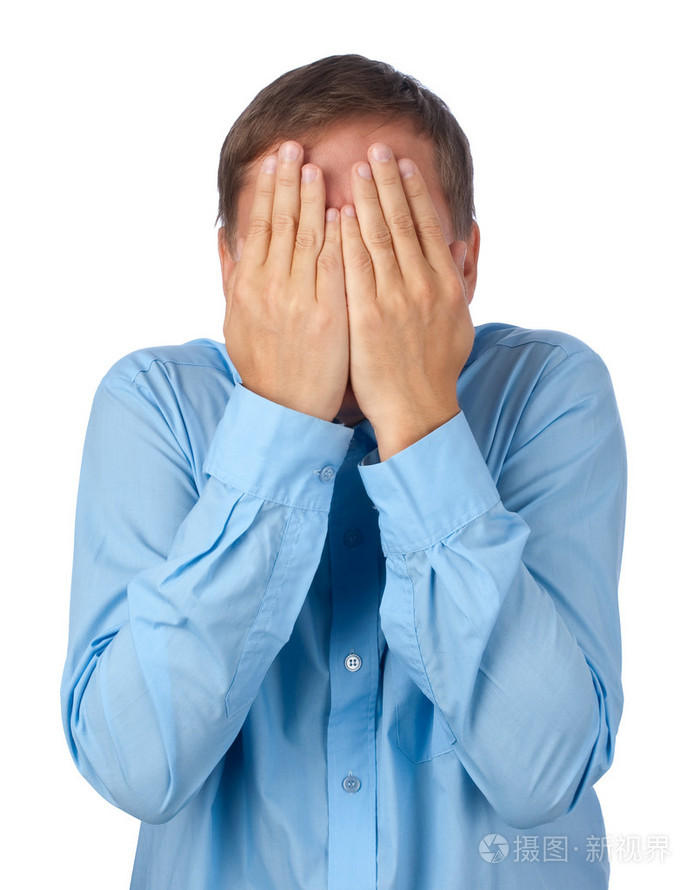 年轻男子捂住脸照片-正版商用图片009dlw-摄图新视界
