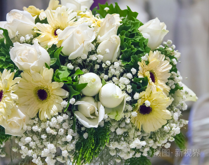 月季花混合的花束