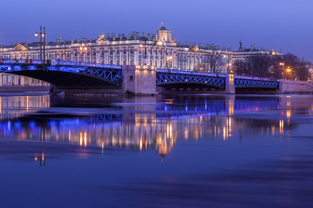 圣彼得堡冬宫博物馆馆晚上，圣 Pe 和宫桥