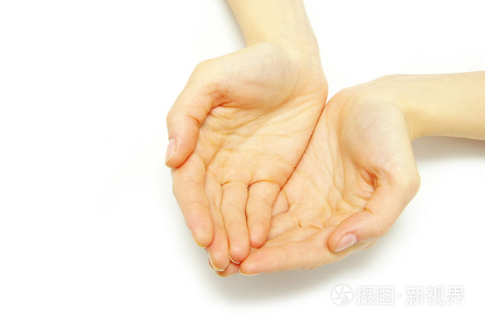 手( hand的名词复数 ) 人手 (工具等的)把 帮助