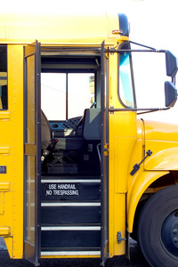 校车 school bus的名词复数 