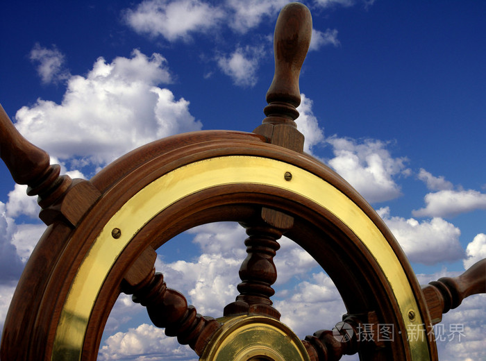 舵舵柄掌舵掌管国家企业等的机要部门领头盔