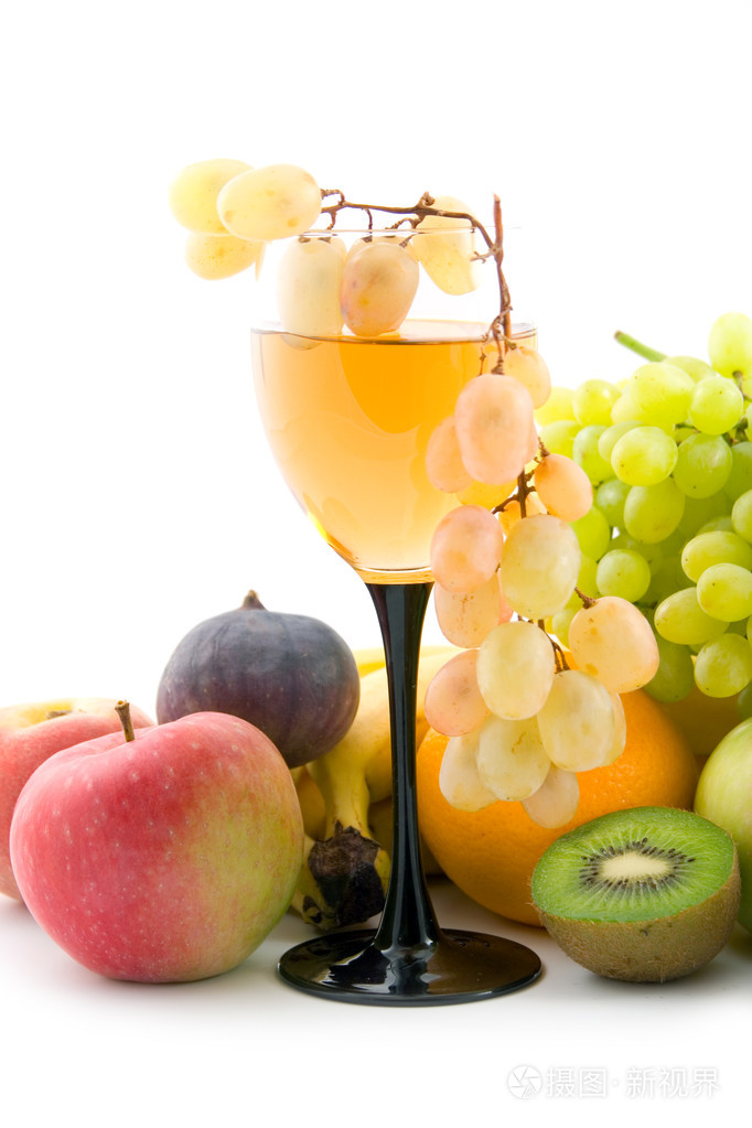 白葡萄酒和水果