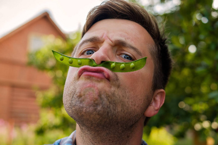 有趣的年轻人图片