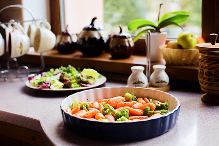 在家做饭的过程中取得感恩节蔬菜