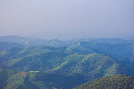 在冬季热带景观山景