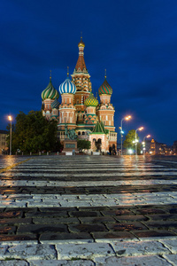 在莫斯科的红场和圣罗勒的教堂的夜景