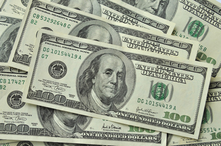 元(美国,加拿大,澳大利亚等国货币单位)( dollar的名词复数 ) 一元纸