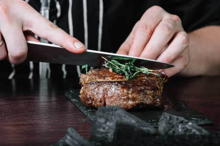 手切牛排图片