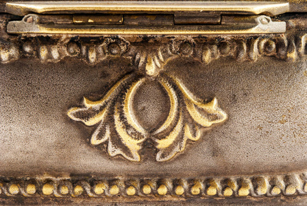 古董老青铜棺材