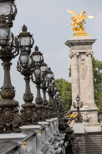 亚历山大三世桥在巴黎，法国
