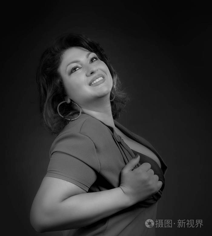 地中海的美丽女人肖像