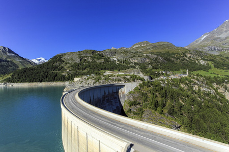 萨瓦省，法国阿尔卑斯山谷，水力发电蒂涅坝