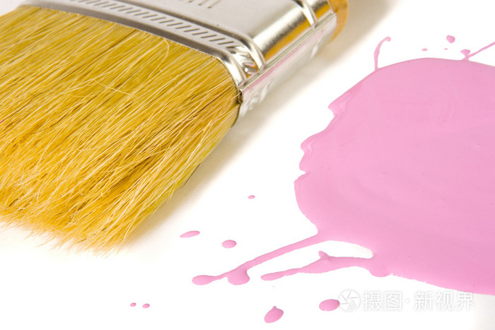 油漆刷和粉红色油漆