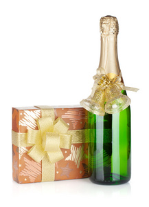 香槟酒瓶 圣诞礼品盒和装饰