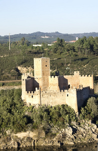 Almourol 城堡位于特茹河上