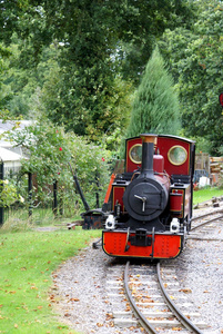 上一条铁路，英格兰红色老式火车
