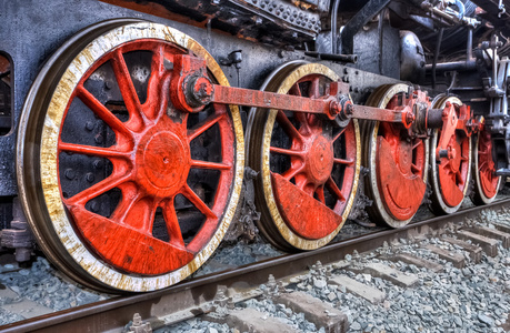 老蒸汽机车引擎轮子和棒详细信息