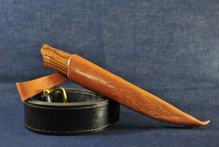 把短刀狩猎刀鞘中照片