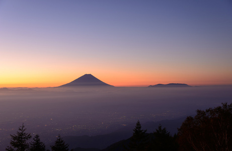 富士山和黎明的云海