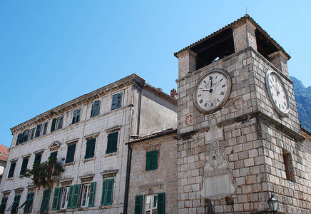 塔与时钟在老城科托尔黑山