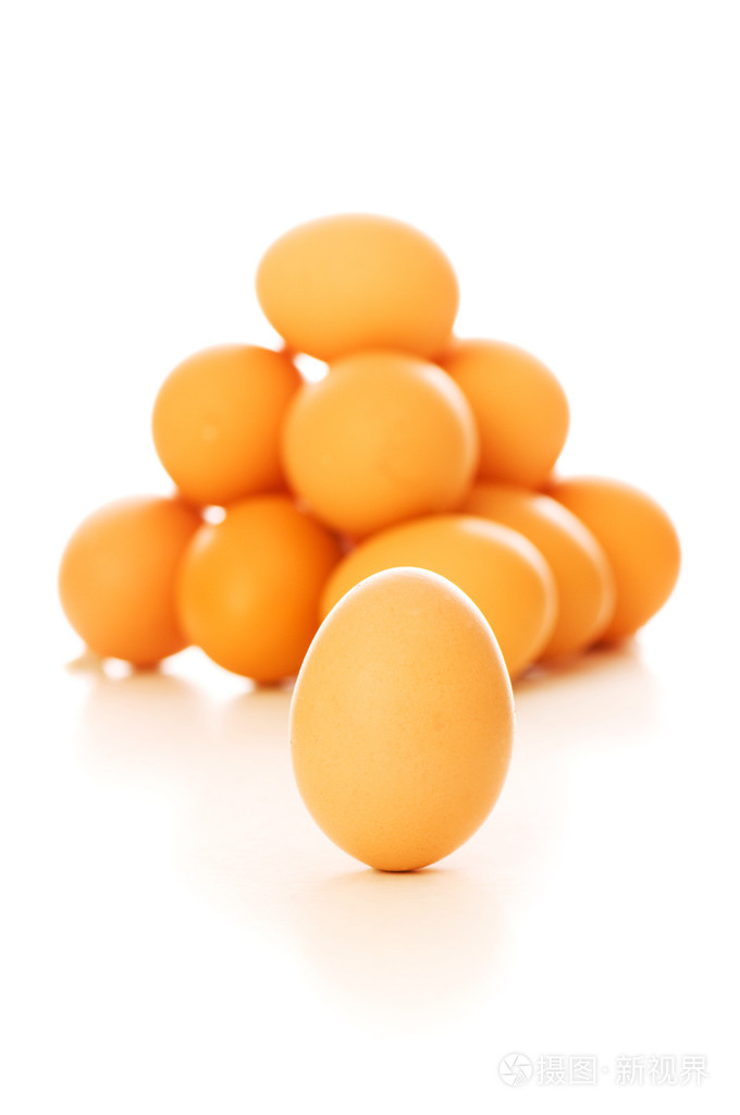 许多鸡蛋是白色的