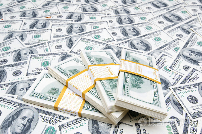 钞票上的一叠美元