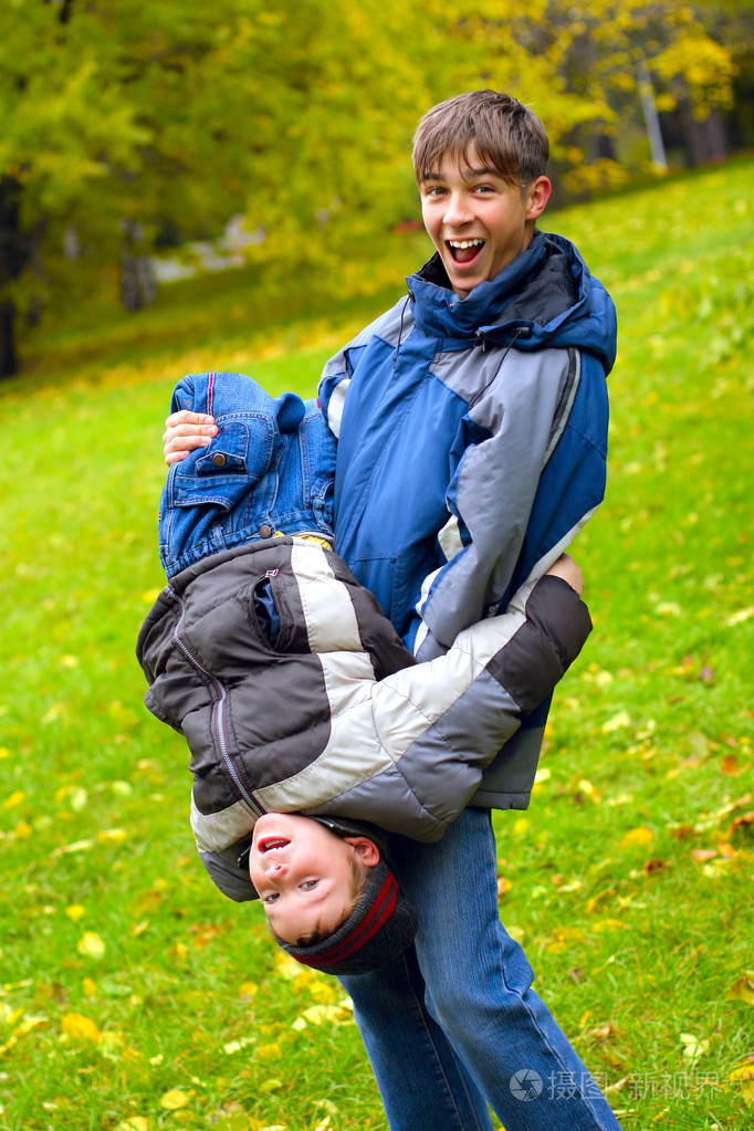 兄弟照片-正版商用图片00gy6u-摄图新视界