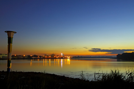 河夜景