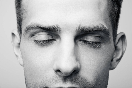 男人的眼睛图片