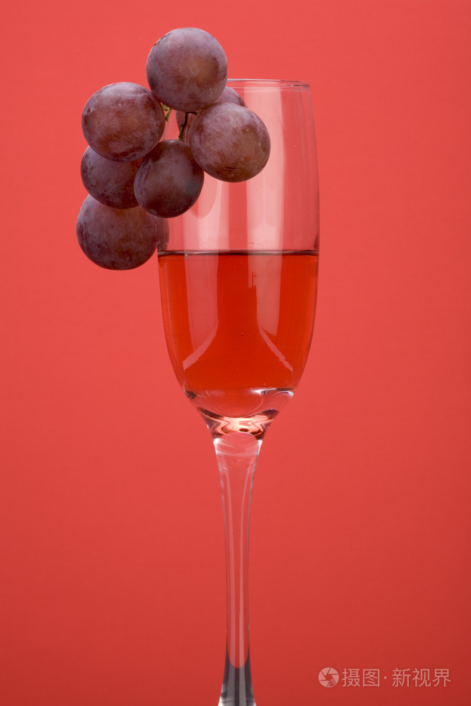 淡红葡萄酒