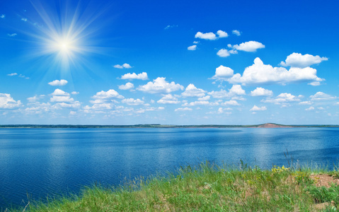 夏季景观与湖泊