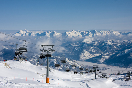阿尔卑斯山滑雪缆车