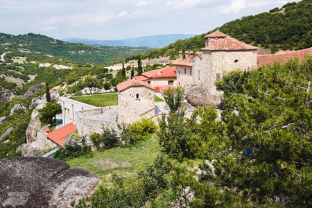 特里卡拉，希腊阿基亚，亚特里亚达米特奥拉修道院的鸟瞰图