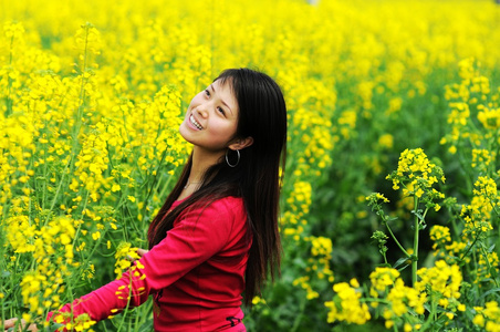 花的漂亮女孩