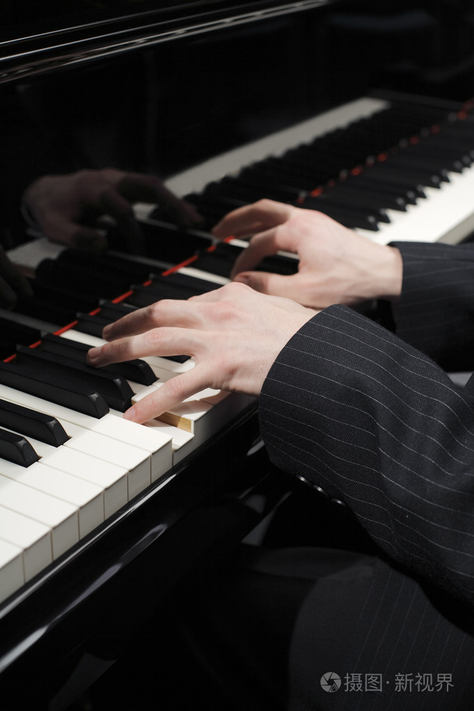 钢琴家 钢琴师 钢琴演奏者