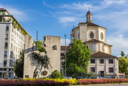 圣贝纳迪诺不分难上加难，在米兰的一座教堂