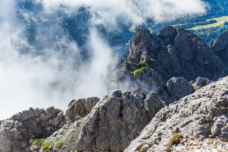 在奥地利，奥地利阿尔卑斯山的 Ferrata konigsjodler