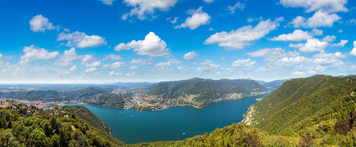 在意大利科摩湖的全景视图