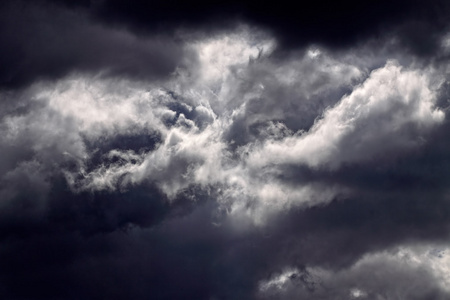 以上黑暗暴风雨积雨云图片-以上黑暗暴风雨积雨云素材-以上黑暗暴风雨