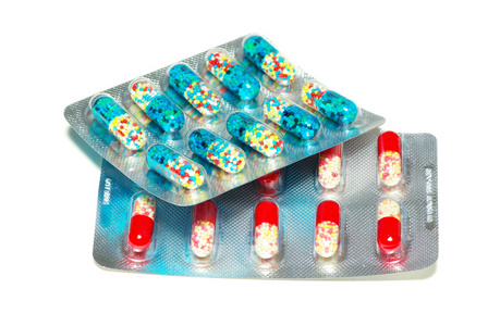 药丸 pill的名词复数  药片 口服避孕药 讨厌鬼