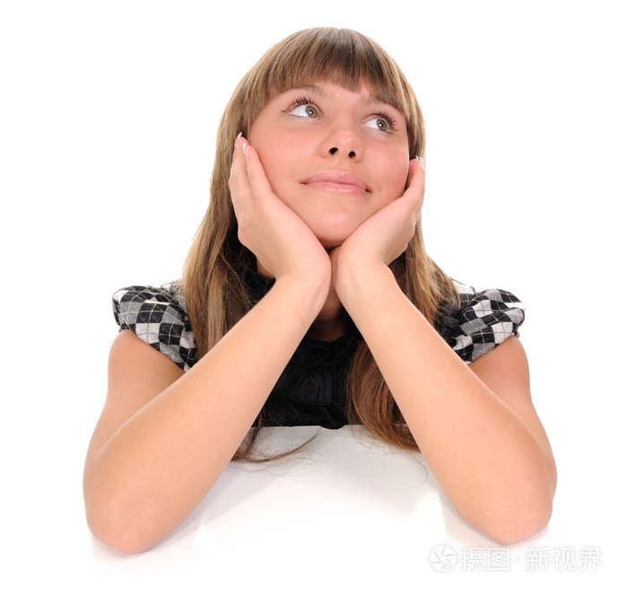 那个女孩向上看.