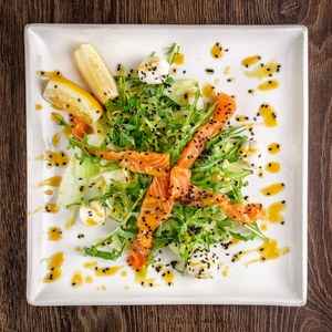 餐厅，健康的食物   鱼沙拉